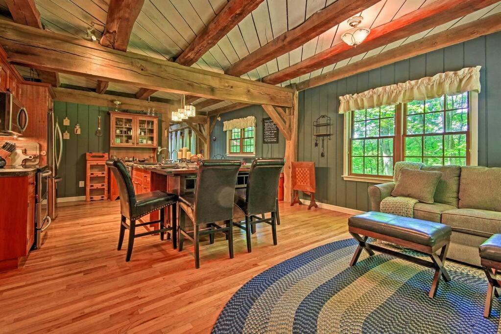 Bear's Eye View - Mountain Retreat W/ Hot Tub! Ferienhaus *