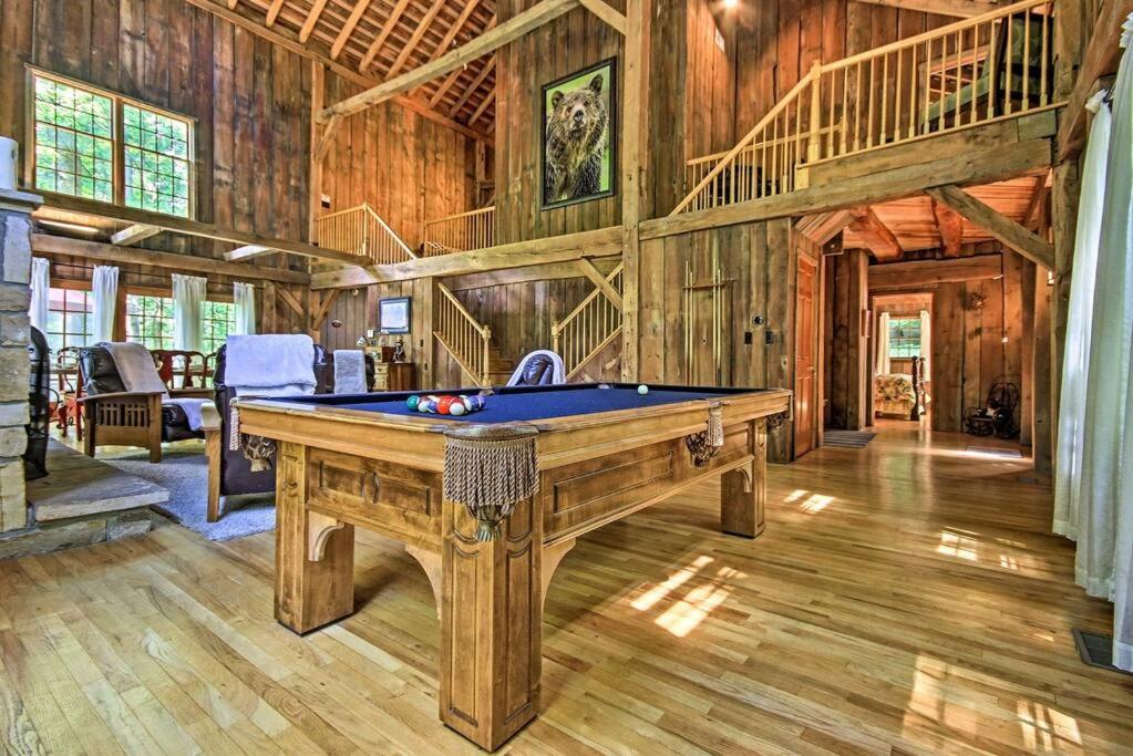 Ferienhaus Bear's Eye View - Mountain Retreat W/ Hot Tub! *