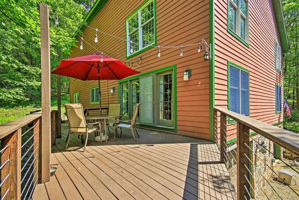 Bear's Eye View - Mountain Retreat W/ Hot Tub! *