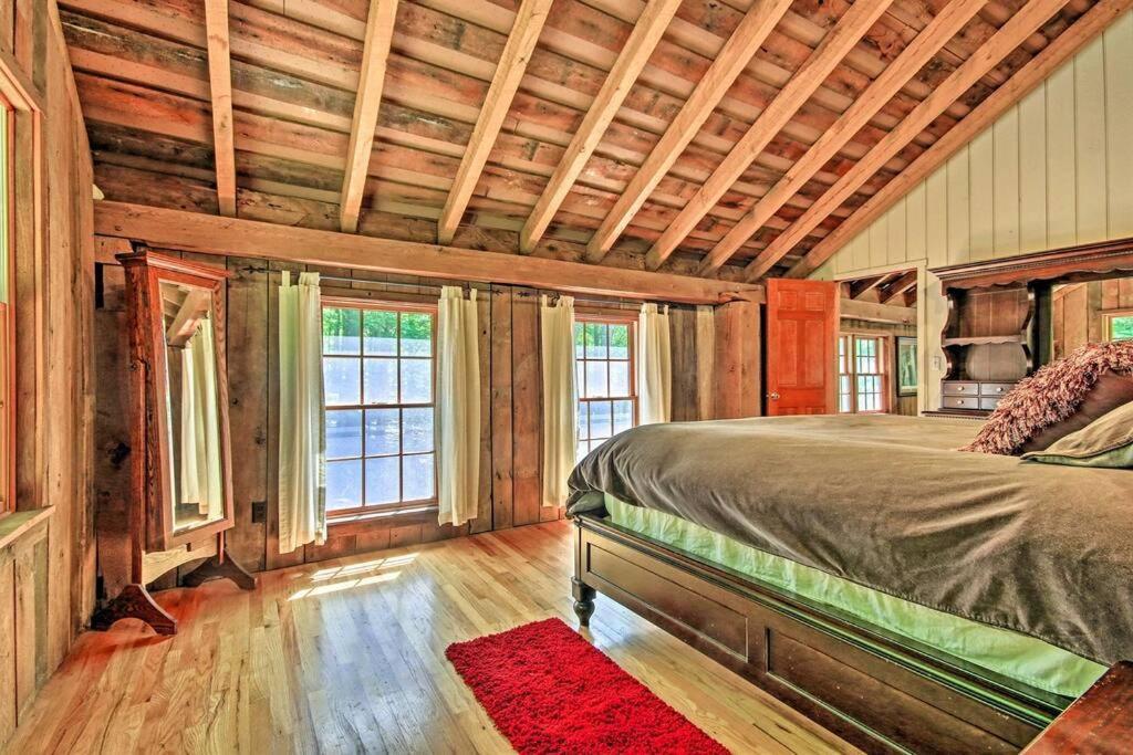 Bear's Eye View - Mountain Retreat W/ Hot Tub! *
