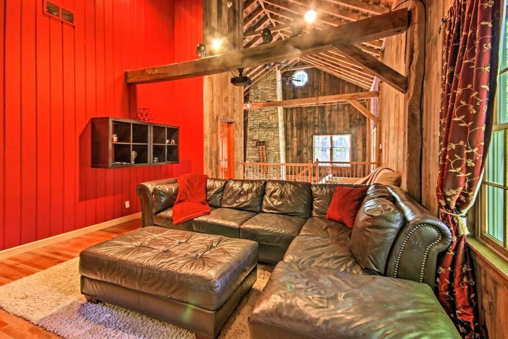 Bear's Eye View - Mountain Retreat W/ Hot Tub! Ferienhaus *